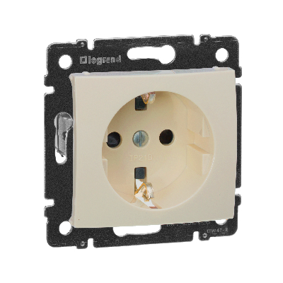 VALENA Розетка с заземлением со шторками в рамку слоновая кость